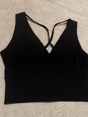 Crop top shirt like new, black with cups and zipper