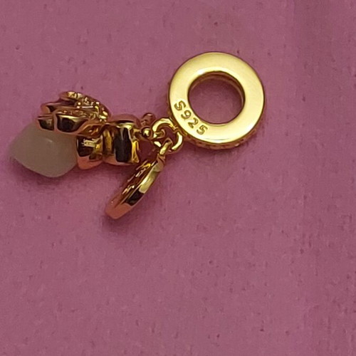 Charm bee pendant new with white and gold zirconia, glows in dark