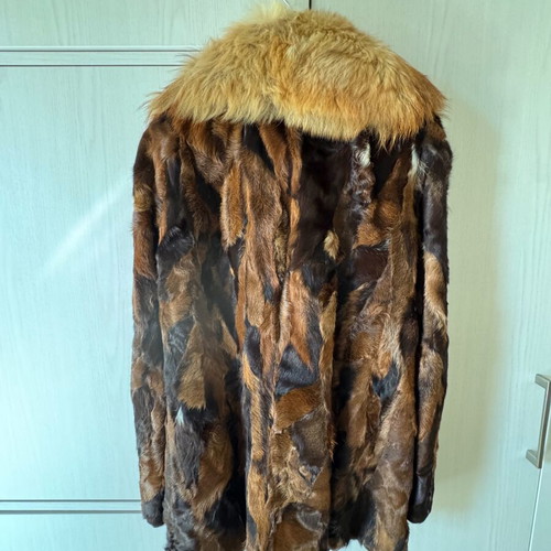 Vintage real fur coat with impressive fox collar, like new, beige and brown