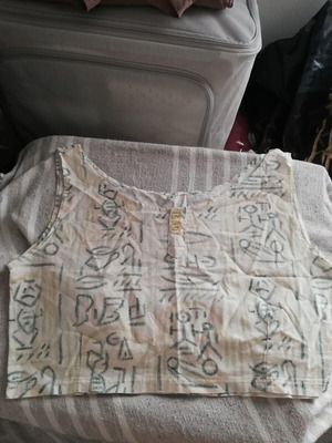 Crop top with small pattern, like new, beige, size S