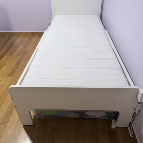 IKEA Slakt Extendable Bed with Asvang Foam Mattress like new