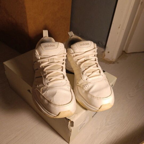 Adidas Strutter Chunky Sneakers like new, size 40, white beige