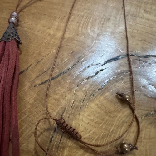 Necklace set 58cm boho-chic with burgundy faux leather cords and metallic beads like new