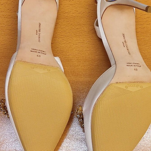 Jennifer Chamandi white pumps size 40 new