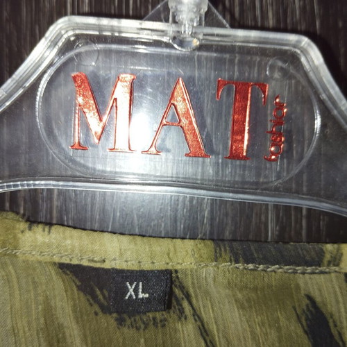 Exotic kaftan like new with embroidered chest, size XL