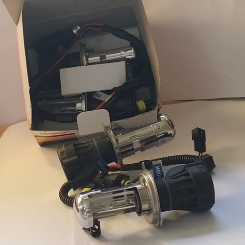 Only €8!!!! 2 Xenon car bulbs H4-3 6000K