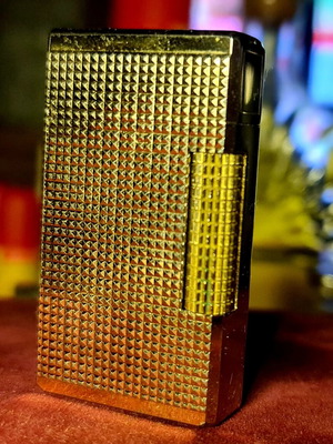 Zaima Saphir gas lighter like new