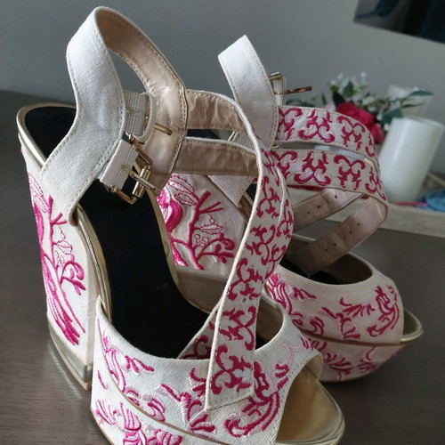 Fullah Sugah sandals new, white with off-white fabric details, size 37