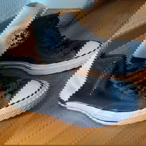 black & white converse 39