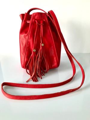 Δερμάτινη κόκκινη mini bucket bag ώμου, καινούργια, made in USA