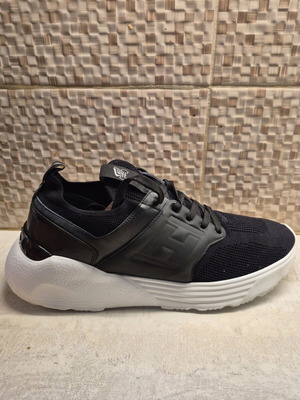 Hogan sneakers size 44 like new, black and white casual shoes