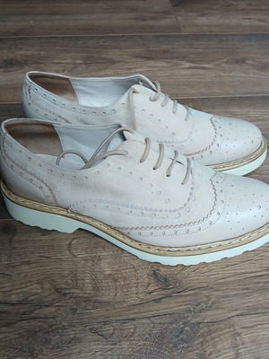 Oxford бежови кожени fardoulis no36 като нови