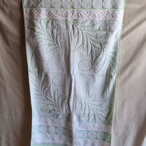 Vintage cotton embossed jacquard face towel set with handmade crochet lace