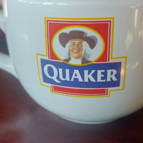Quaker bowl like new, collectible