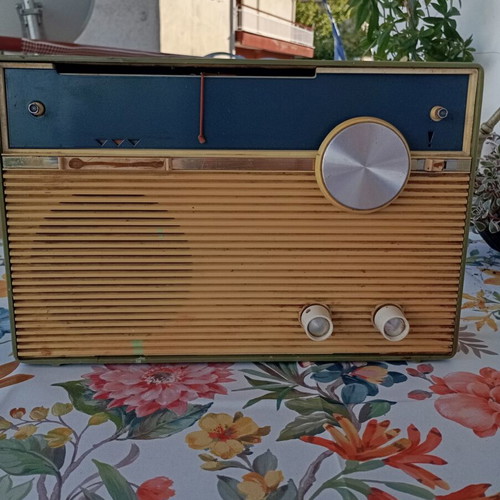 Vintage Philips radio model B3X06T used, decorative 1960s