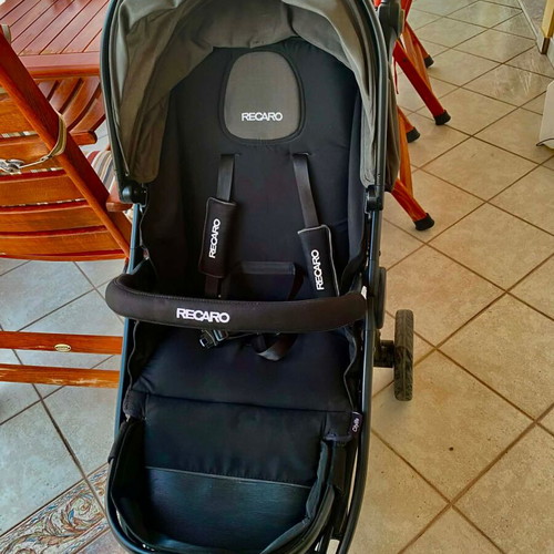 Recaro Citylife stroller like new with car seat and accessories