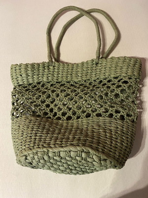 Shade & Shore Woven Shoulder Bag like new, green straw