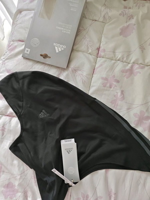Sport hijab Adidas new, black with tags