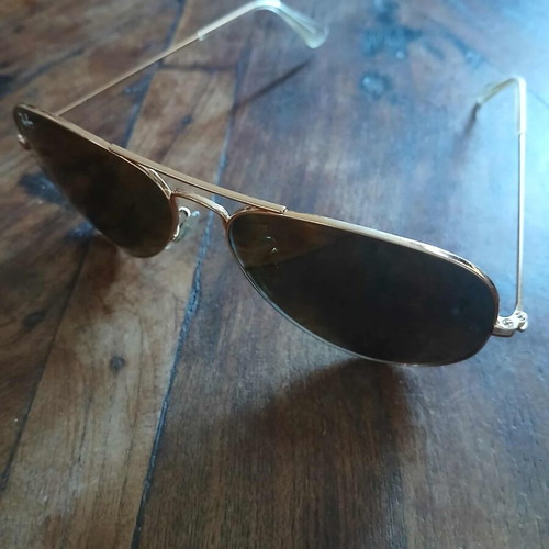 Ray Ban Aviator sunglasses like new, gold, mirror lens, size Large