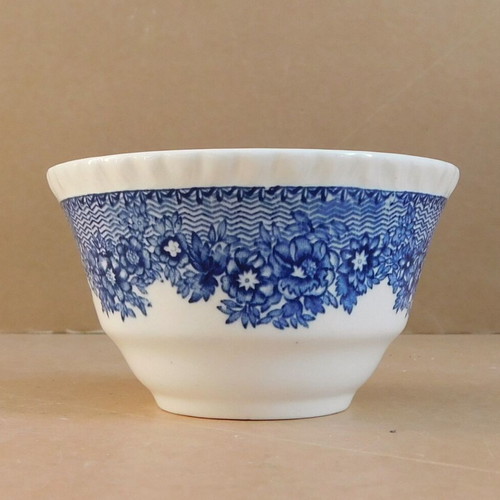 Mason's porcelain mug vintage like new