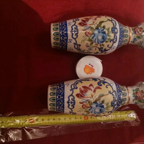 Vases two like new, height 16cm