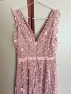 Long dress with lace pink like new, size L