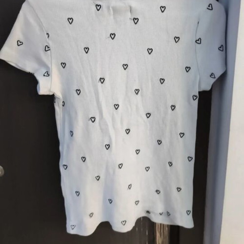 Short-sleeve t-shirt for girls 11-12 years like new, black and white