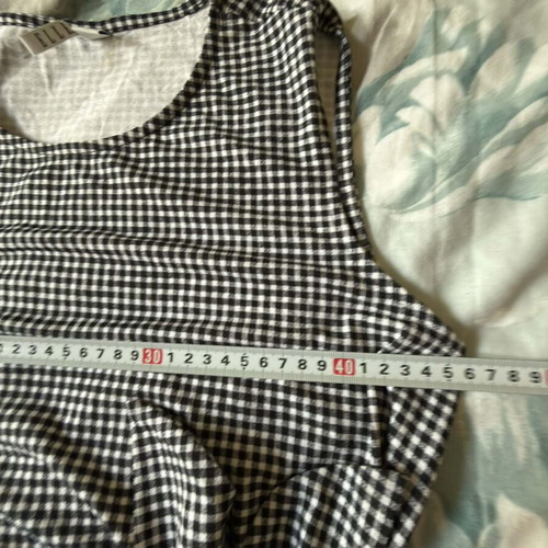 Elle women's blouse size M like new, black and white