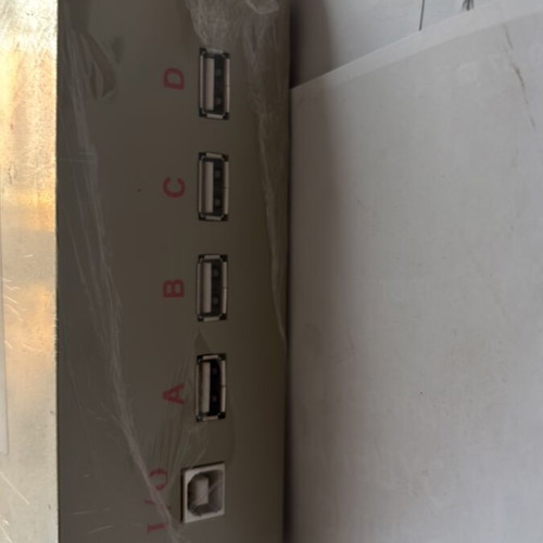 USB switch box for 4 devices
