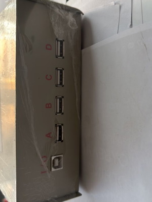 USB switch box for 4 devices