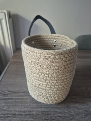Hanging basket with leather strap like new