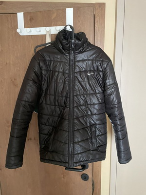 Nike Μαύρο Puffer Jacket Μέγεθος L Σαν Καινούργιο