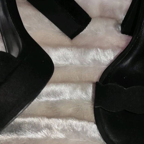 High black suede sandal with platform