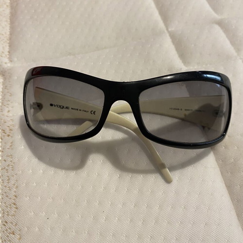 Vogue vintage sunglasses mask, black and white