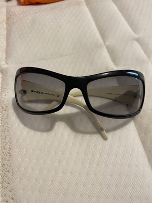 Vogue vintage sunglasses mask, black and white