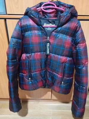 Bershka Short Puffer Jacket like new, black and red, size L