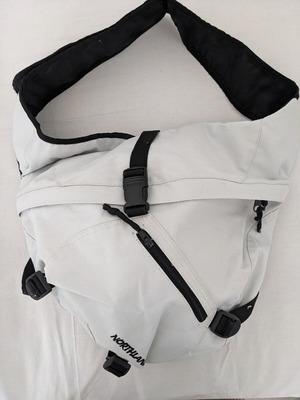 Northland white crossbody bag like new with adjustable straps