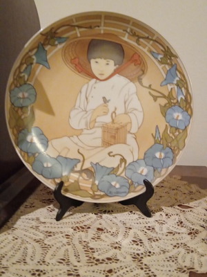 Unicef and Villeroy and Boch porcelain plate commemorative like new with stamp