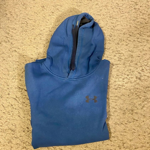 Under Armour hoodies used, medium size, white and blue, pack of 2