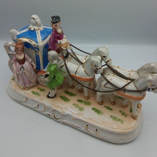 Porcelain decorative Rococo Victorian carriage like new