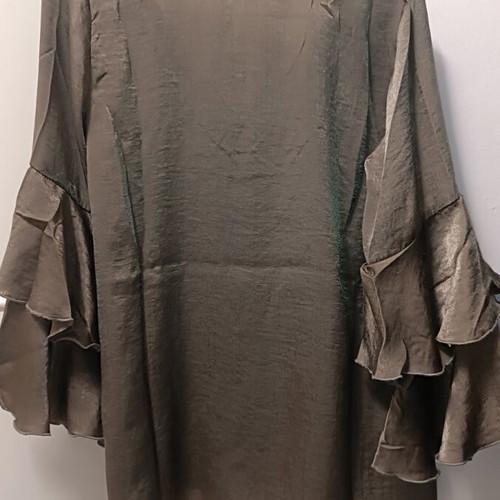 Simple satin blouse with ruffle sleeves new, khaki