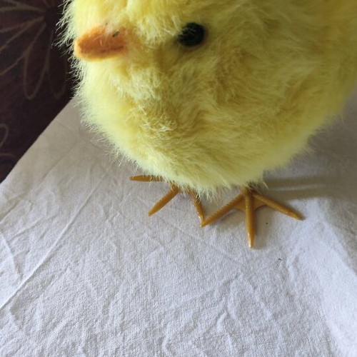 Chick figurine like new