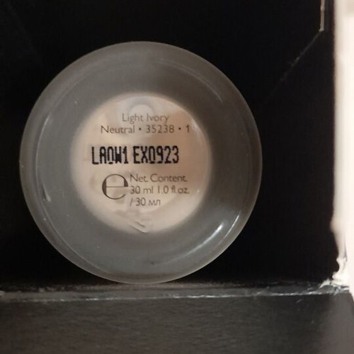 Oriflame Giordani Gold Liquid Make Up MasterCreation SPF 18 new