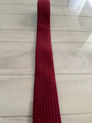 Pagoni silk tie new, red with subtle pattern