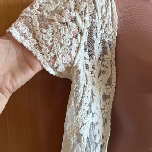 Lace jacket like new, length 65cm, armpit 40-60cm