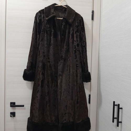 Brown synthetic coat like new, 100% reyon fur, size XXXL