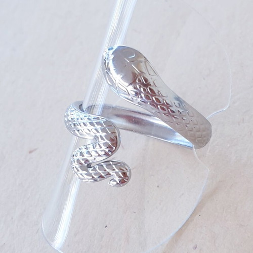 Ring stainless steel 304 with titanium coating, like new, adjustable