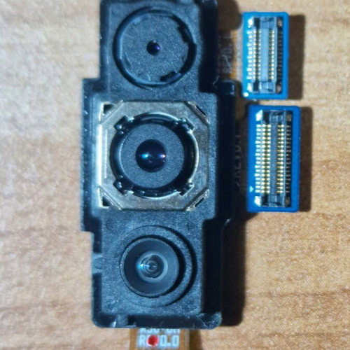Triple rear camera Samsung Galaxy A50 like new