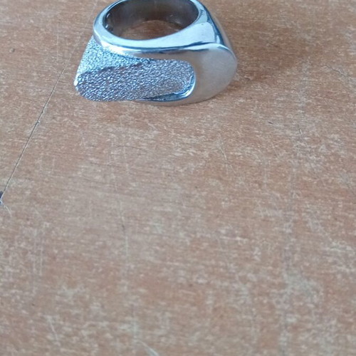 Steel ring like new, silver color