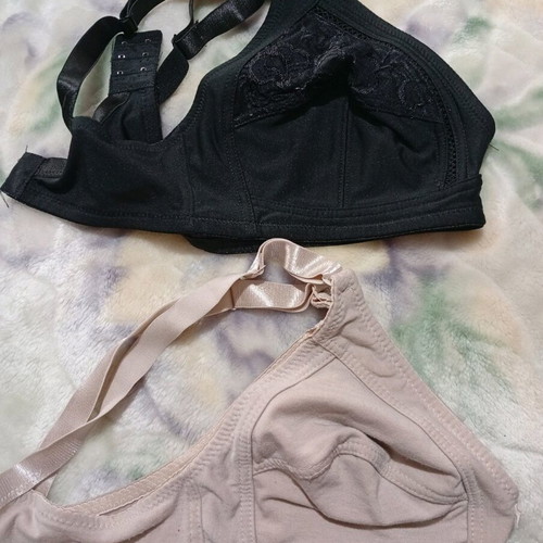Soft bras without padding 2 pieces together like new